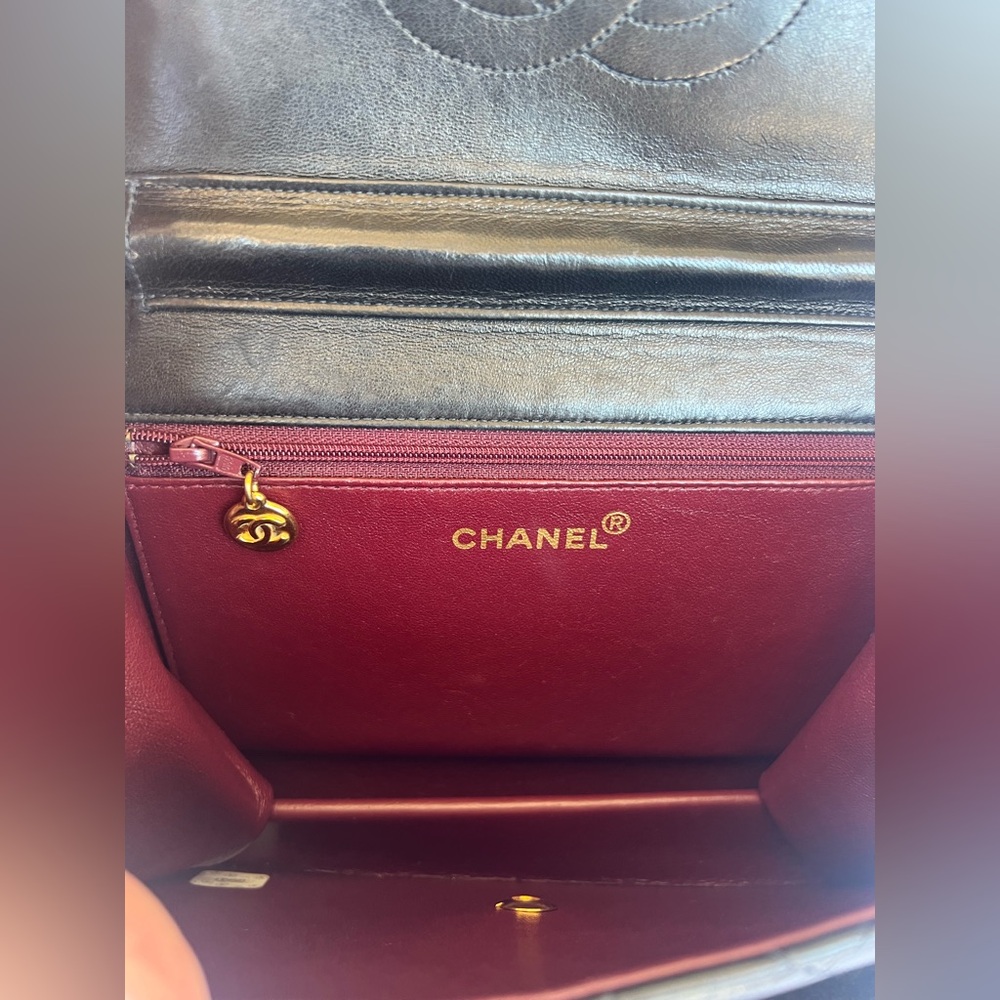 Chanel Quilted CC Flap Bag shoulder bag - Picture 11 of 16